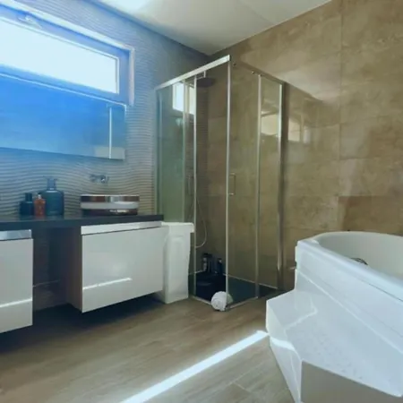 Ria Lounge House Villa