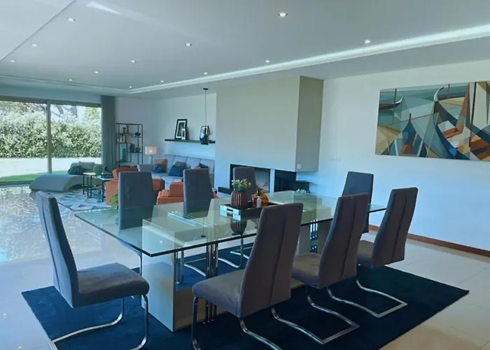 Ria Lounge House *