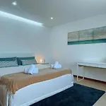 Ria Lounge House Villa *
