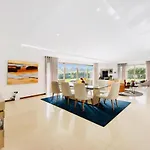Ria Lounge House Villa *