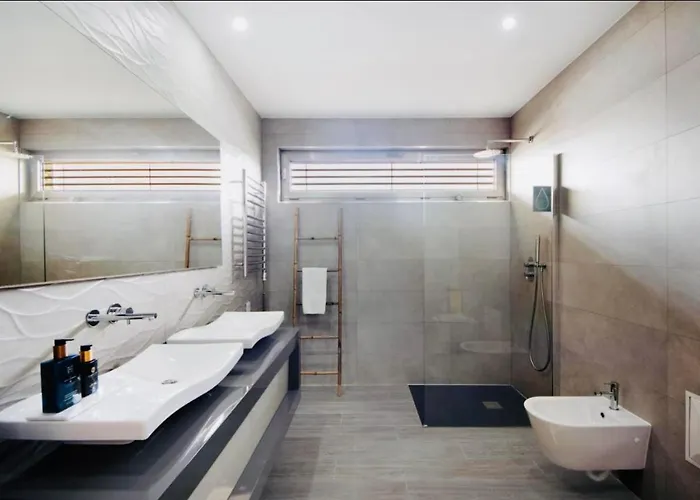 Ria Lounge House Villa