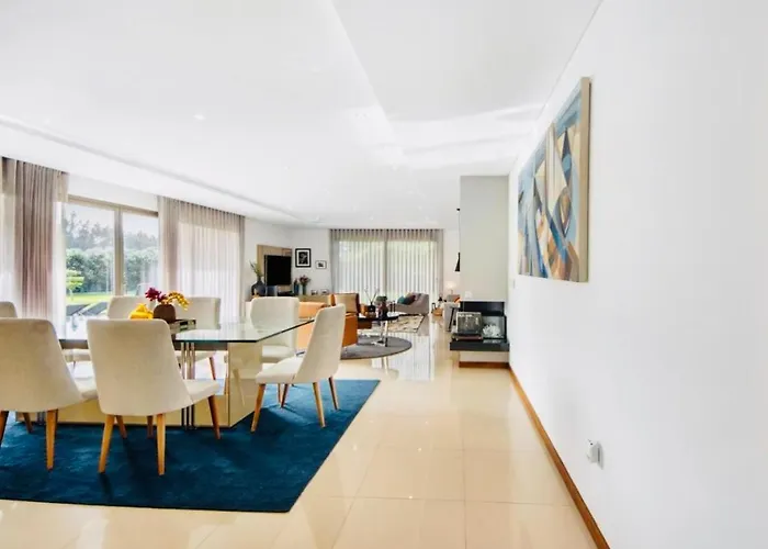 Ria Lounge House טוריירה